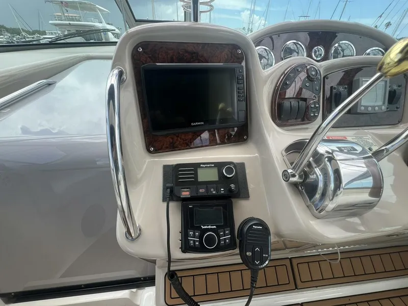Slide: The Image of Sea Ray 320 Sundancer 2003 - 29