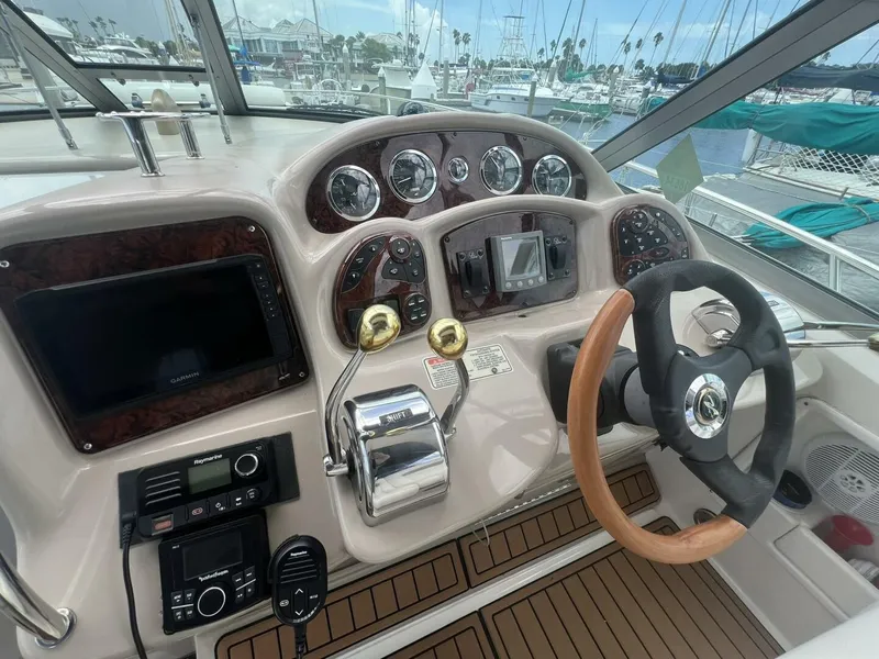 Slide: The Image of Sea Ray 320 Sundancer 2003 - 30