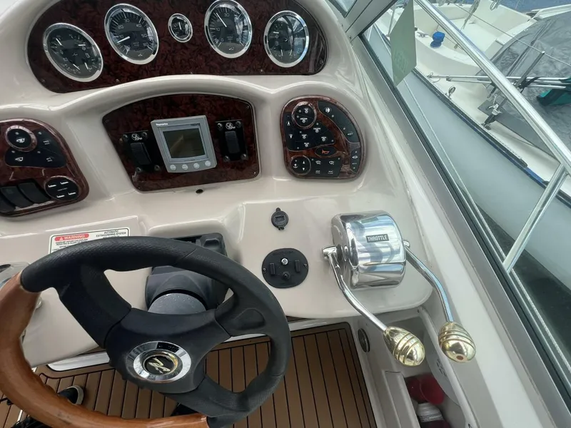 Slide: The Image of Sea Ray 320 Sundancer 2003 - 31