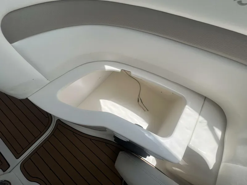 Slide: The Image of Sea Ray 320 Sundancer 2003 - 33