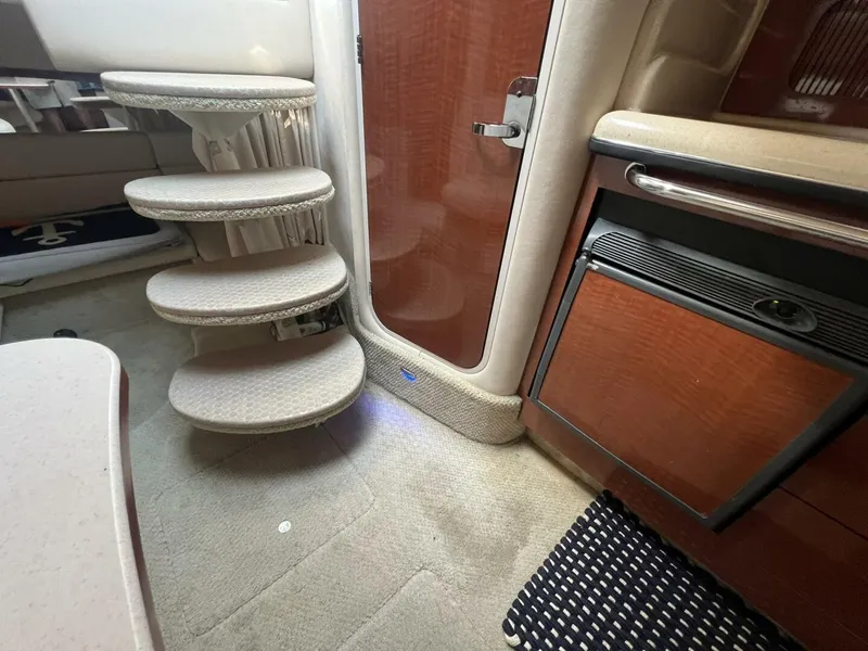Slide: The Image of Sea Ray 320 Sundancer 2003 - 35