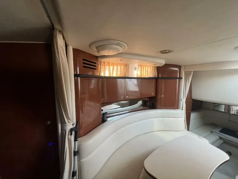 Slide: The Image of Sea Ray 320 Sundancer 2003 - 36