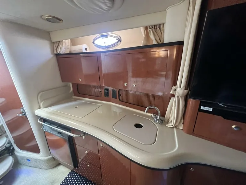 Slide: The Image of Sea Ray 320 Sundancer 2003 - 40