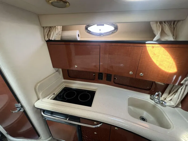 Slide: The Image of Sea Ray 320 Sundancer 2003 - 42