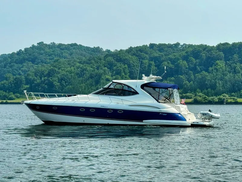 The Image of Cruisers 540 Express 2005 - 0