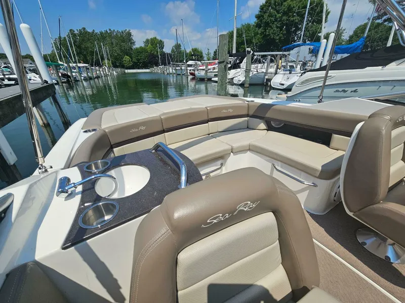 Slide: The Image of Sea Ray 250 SLX 2012 - 10