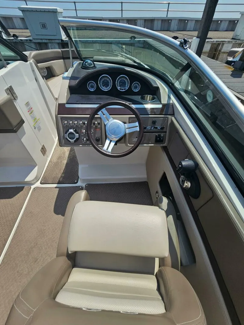Slide: The Image of Sea Ray 250 SLX 2012 - 11