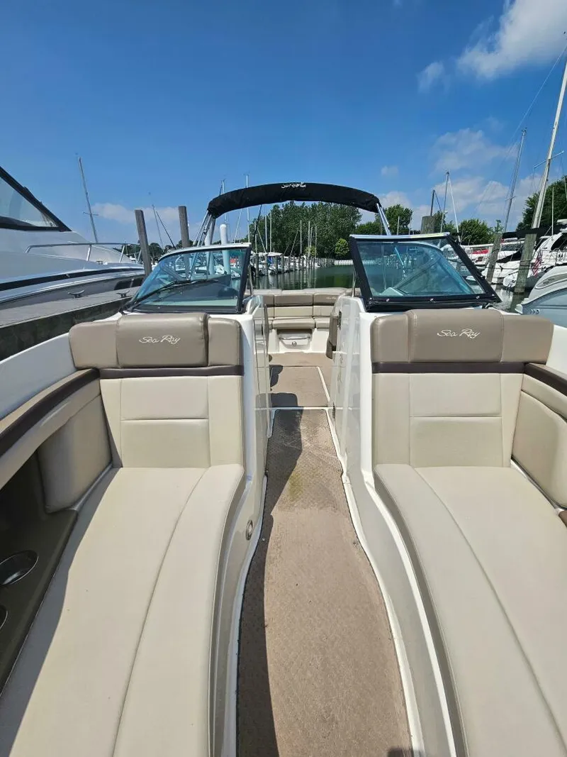 Slide: The Image of Sea Ray 250 SLX 2012 - 15