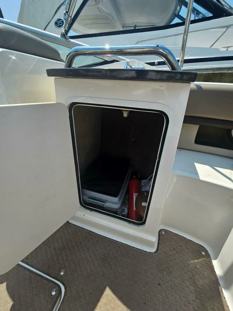 Slide: The Image of Sea Ray 250 SLX 2012 - 17
