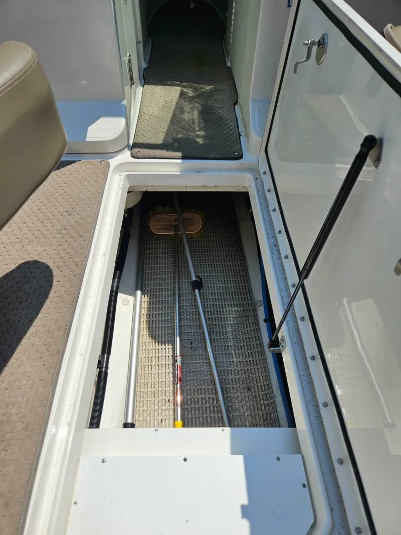Slide: The Image of Sea Ray 250 SLX 2012 - 19