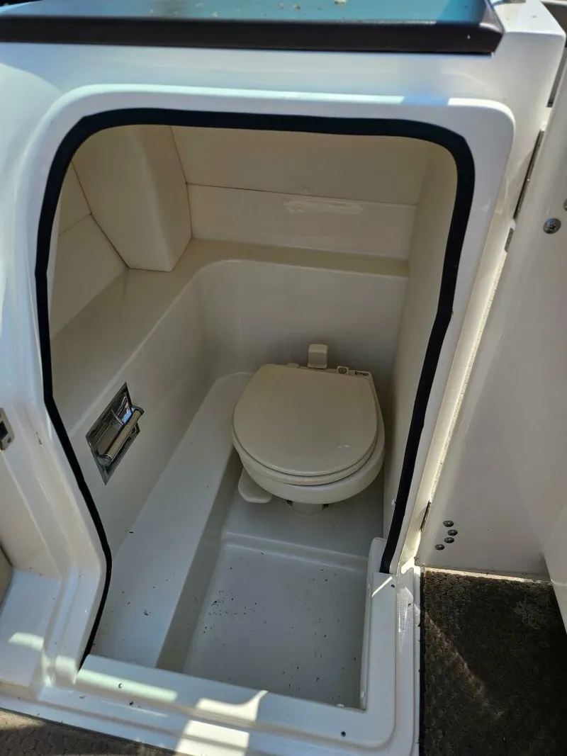 Slide: The Image of Sea Ray 250 SLX 2012 - 5