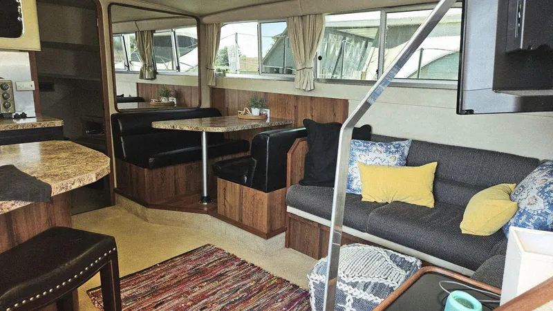 Slide: The Image of Chris-Craft 381 Catalina 1986 - 17