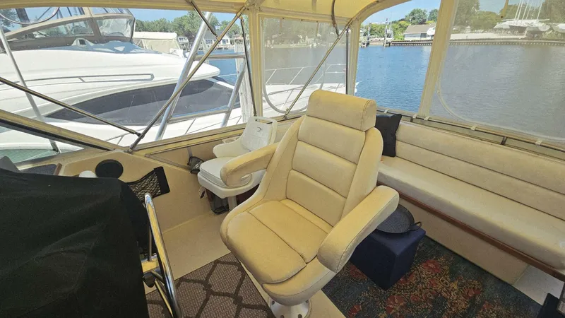 Slide: The Image of Chris-Craft 381 Catalina 1986 - 9