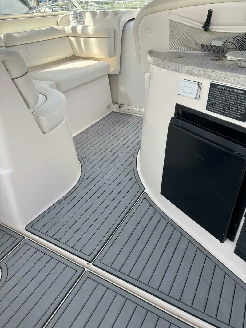 Slide: The Image of Rinker 342 Fiesta Vee 2002 - 15