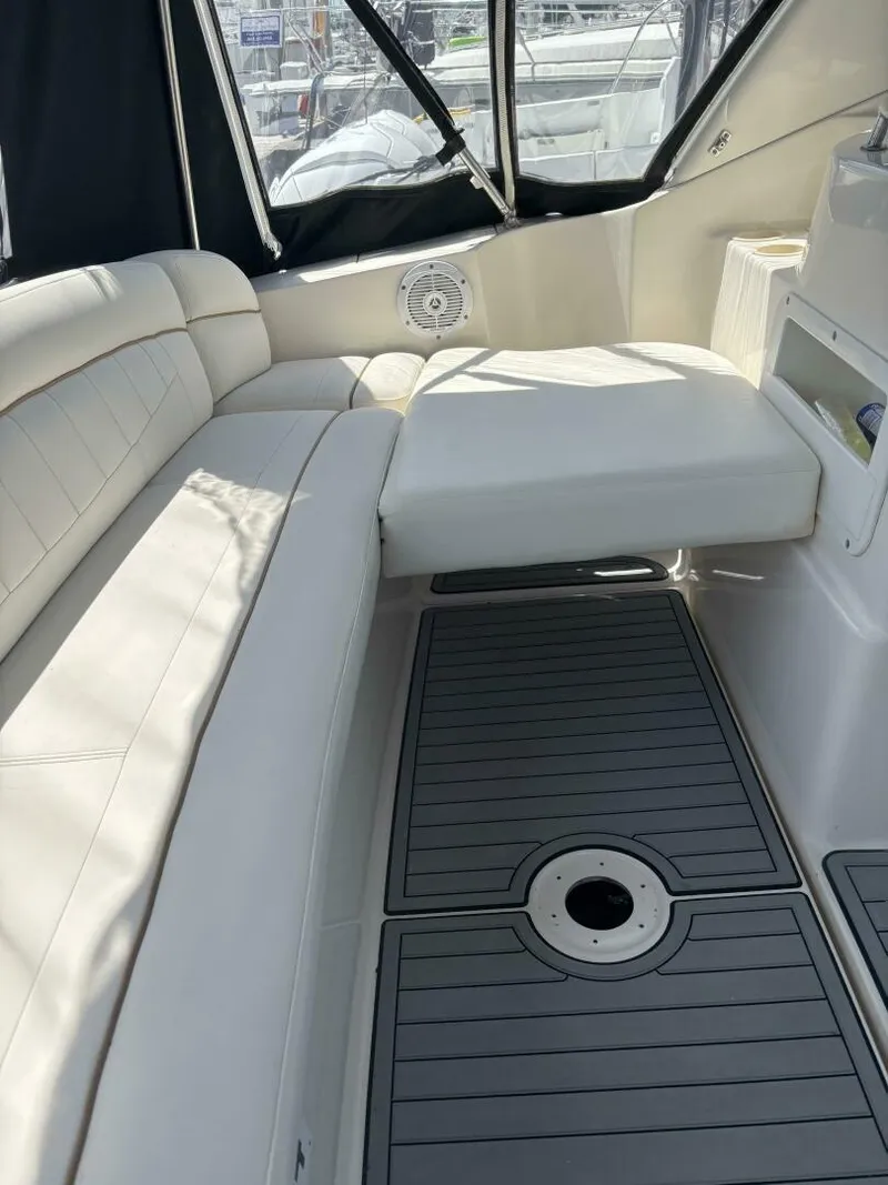 Slide: The Image of Rinker 342 Fiesta Vee 2002 - 8