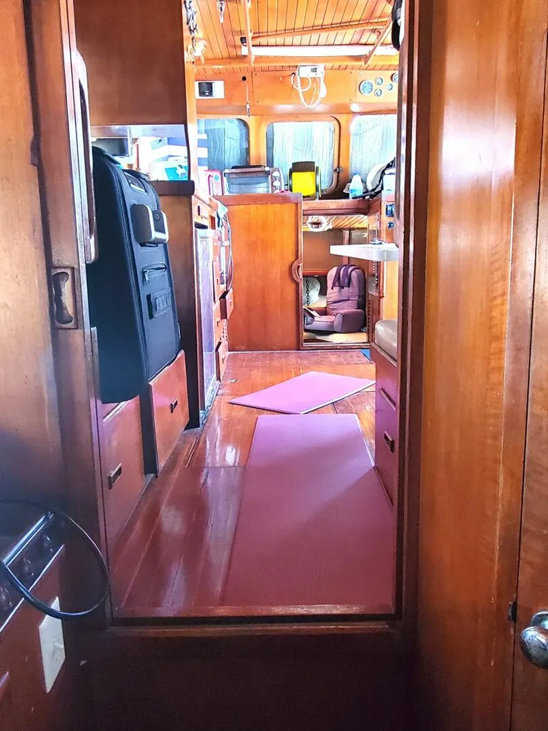 Slide: The Image of CHB Double Cabin 1980 - 19