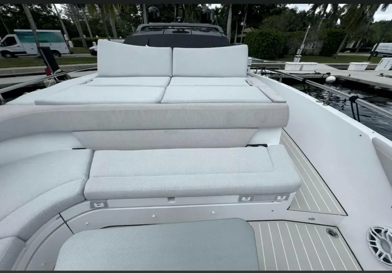 Slide: The Image of Azimut Verve 42 2022 - 10