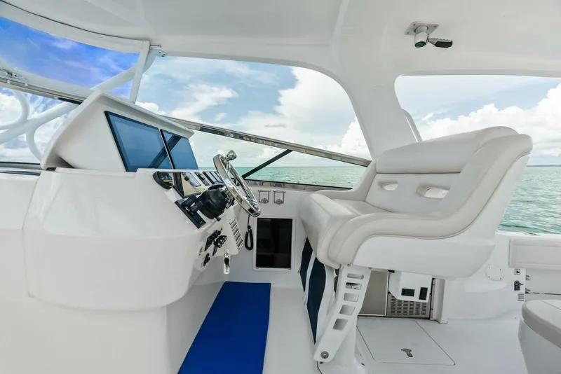 Slide: The Image of Intrepid 430 Sport Yacht 2018 - 24