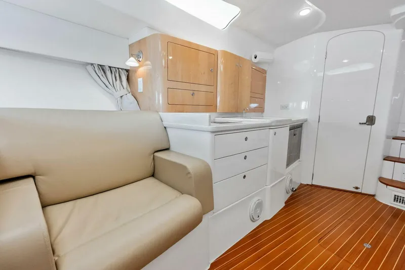 Slide: The Image of Intrepid 430 Sport Yacht 2018 - 36
