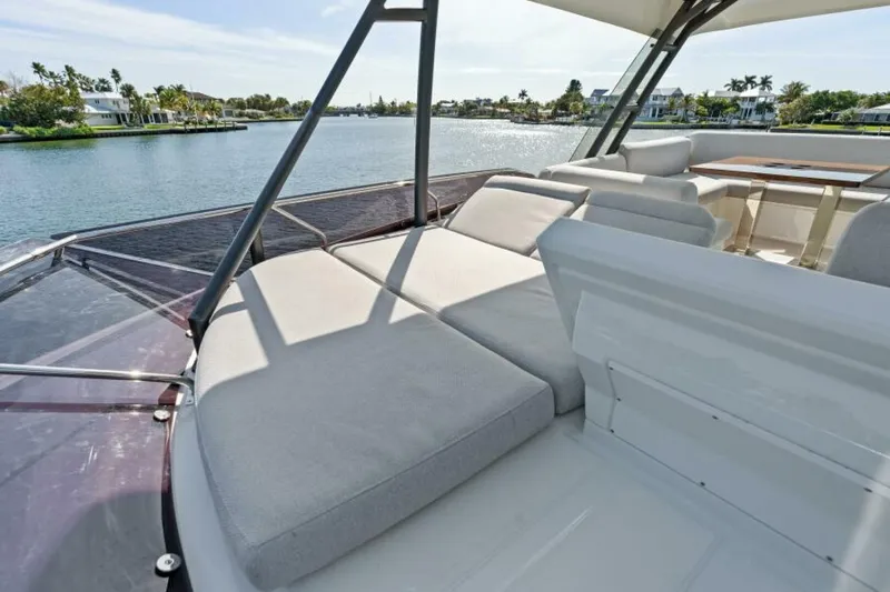 Slide: The Image of Prestige 520 Flybridge 2020 - 52