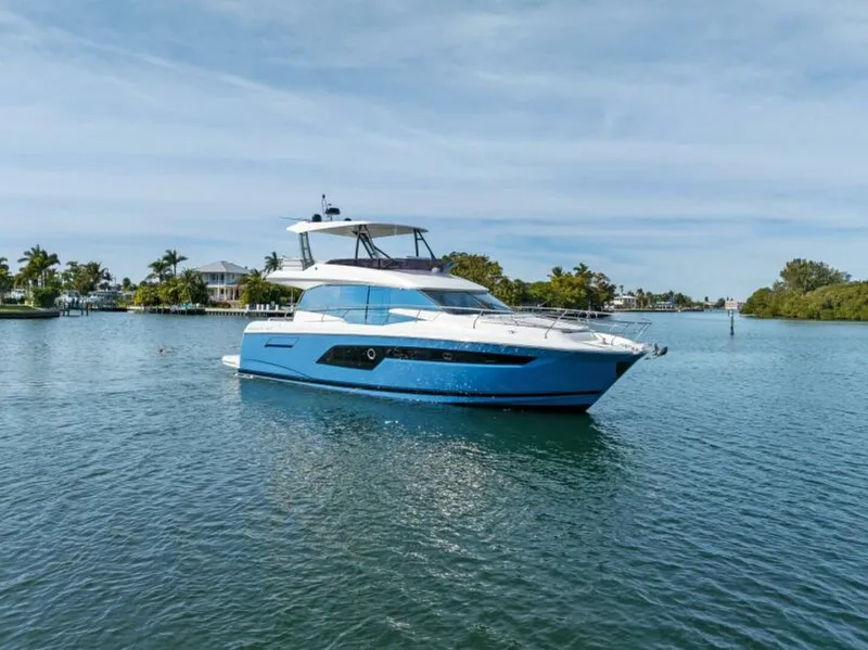 Slide: The Image of Prestige 520 Flybridge 2020 - 66