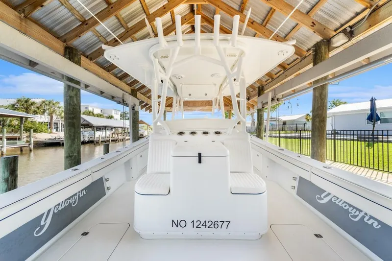 Slide: The Image of Yellowfin 39 Offshore 2013 - 19