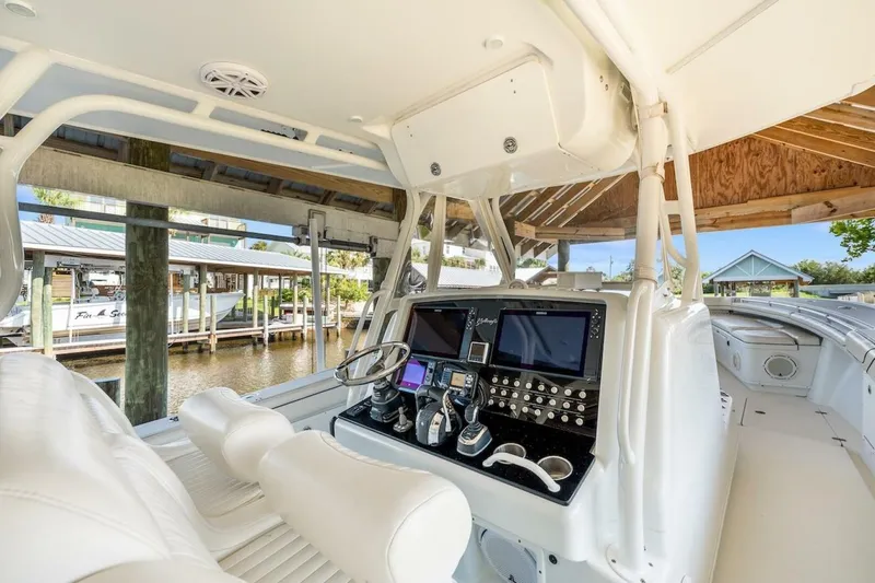 Slide: The Image of Yellowfin 39 Offshore 2013 - 21