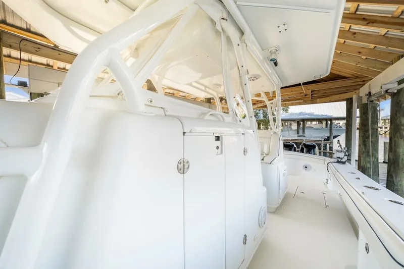 Slide: The Image of Yellowfin 39 Offshore 2013 - 29