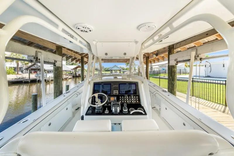 Slide: The Image of Yellowfin 39 Offshore 2013 - 33