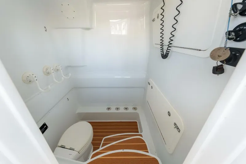 Slide: The Image of Yellowfin 39 Offshore 2013 - 40