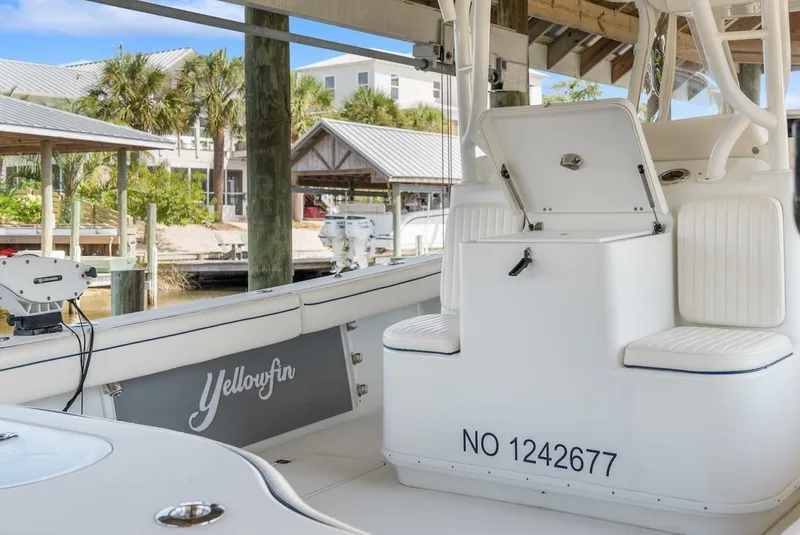 Slide: The Image of Yellowfin 39 Offshore 2013 - 44
