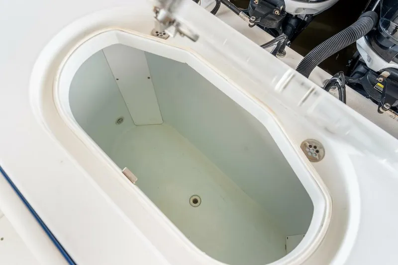 Slide: The Image of Yellowfin 39 Offshore 2013 - 60