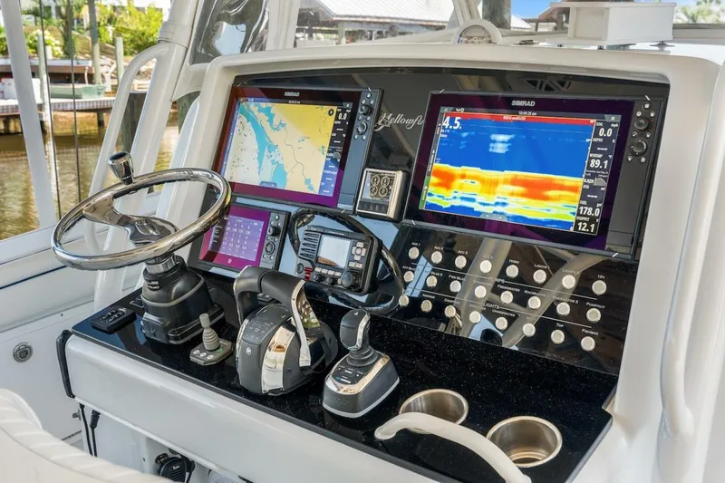 Slide: The Image of Yellowfin 39 Offshore 2013 - 73
