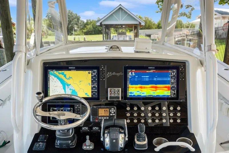 Slide: The Image of Yellowfin 39 Offshore 2013 - 74