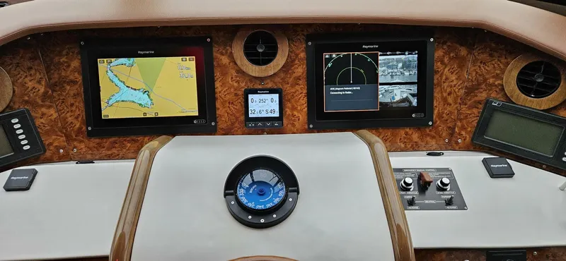 Slide: The Image of Neptunus Royale 55 2006 - 11