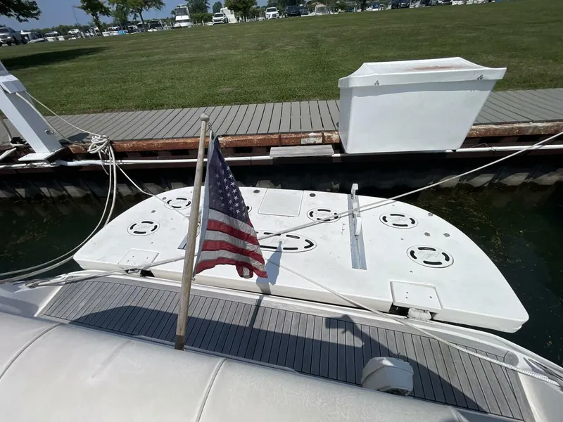 Slide: The Image of Sea Ray 630 Super Sun Sport 1998 - 17