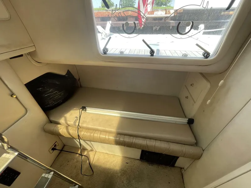 Slide: The Image of Sea Ray 630 Super Sun Sport 1998 - 22