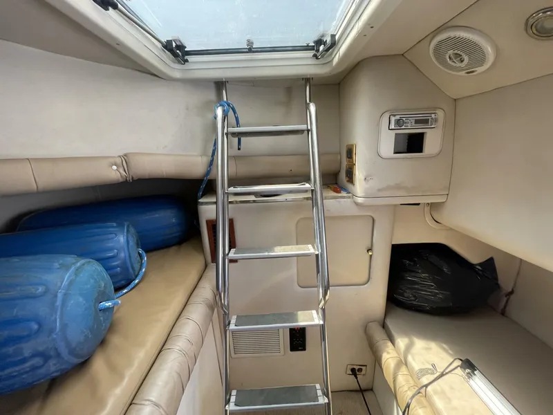 Slide: The Image of Sea Ray 630 Super Sun Sport 1998 - 23