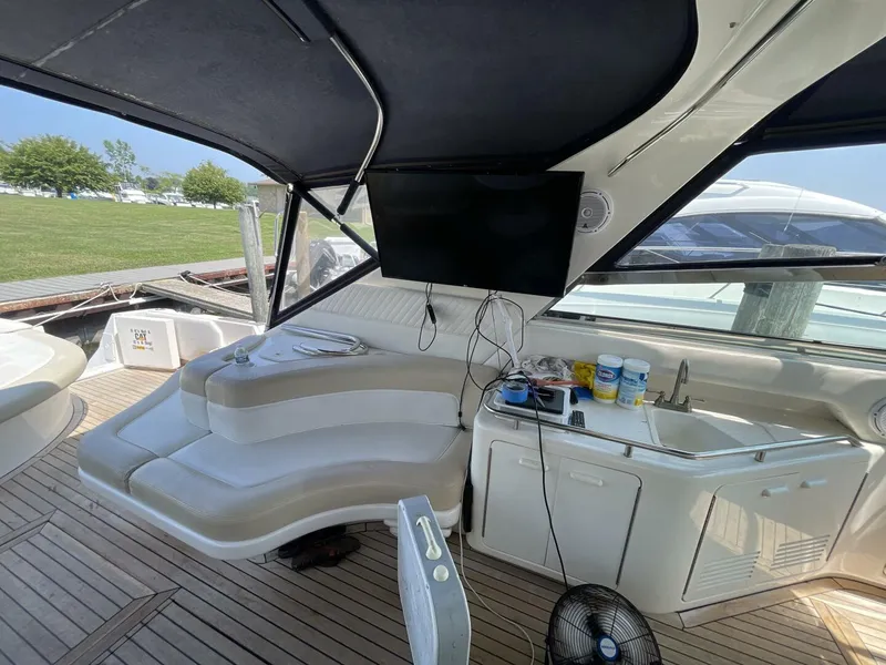 Slide: The Image of Sea Ray 630 Super Sun Sport 1998 - 28