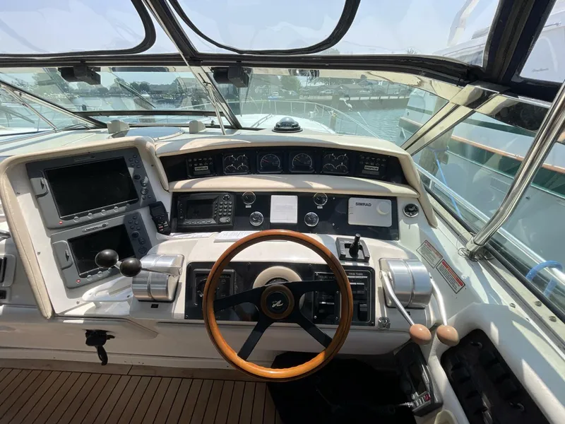 Slide: The Image of Sea Ray 630 Super Sun Sport 1998 - 42