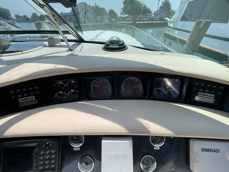 Slide: The Image of Sea Ray 630 Super Sun Sport 1998 - 46