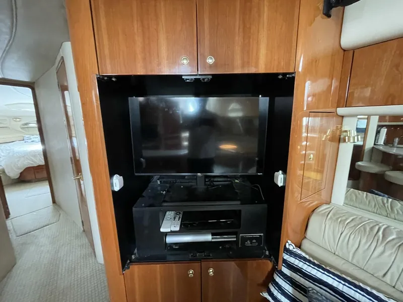 Slide: The Image of Sea Ray 630 Super Sun Sport 1998 - 55