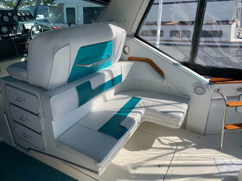 Slide: The Image of Sea Ray 390 Express 1989 - 11
