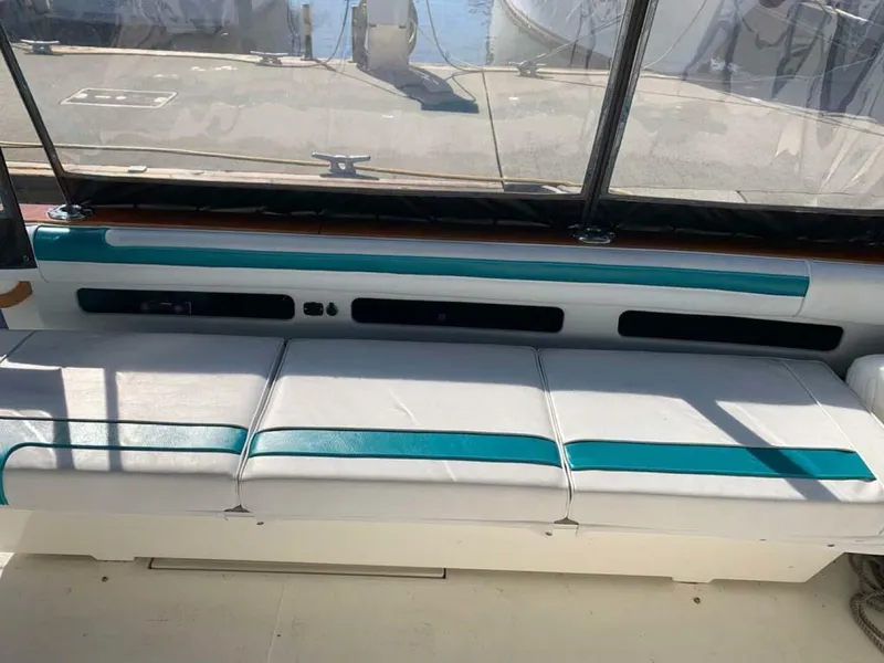 Slide: The Image of Sea Ray 390 Express 1989 - 12