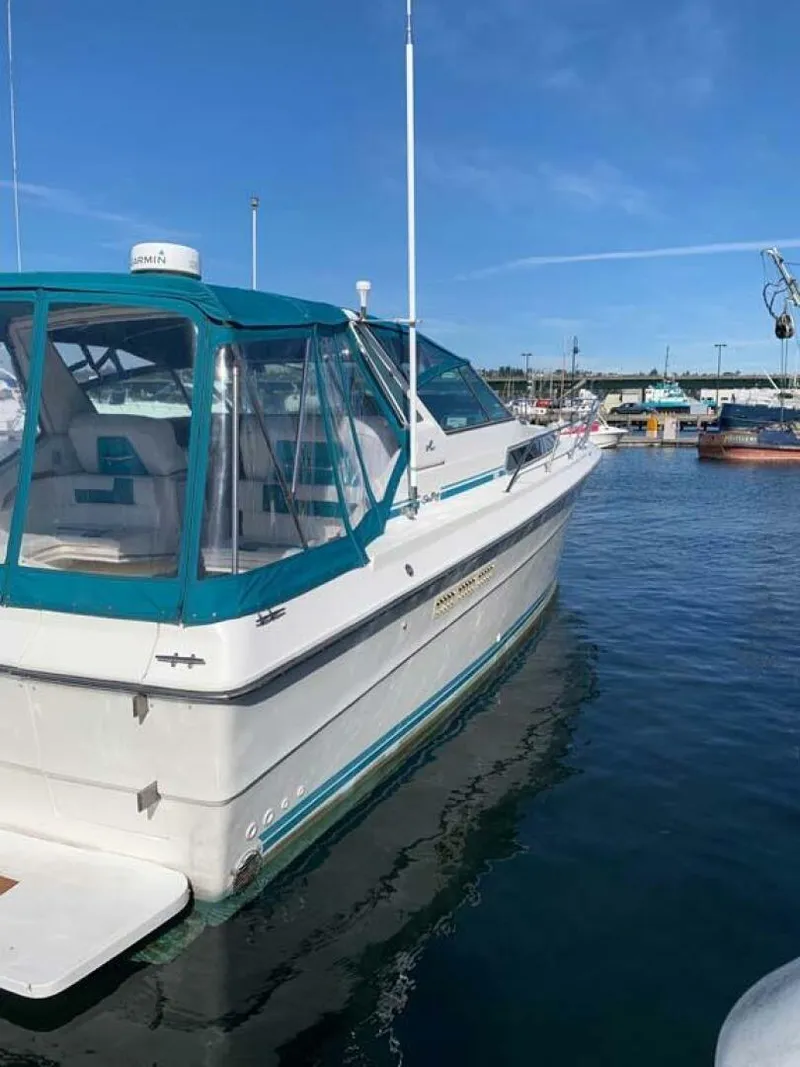 Slide: The Image of Sea Ray 390 Express 1989 - 15