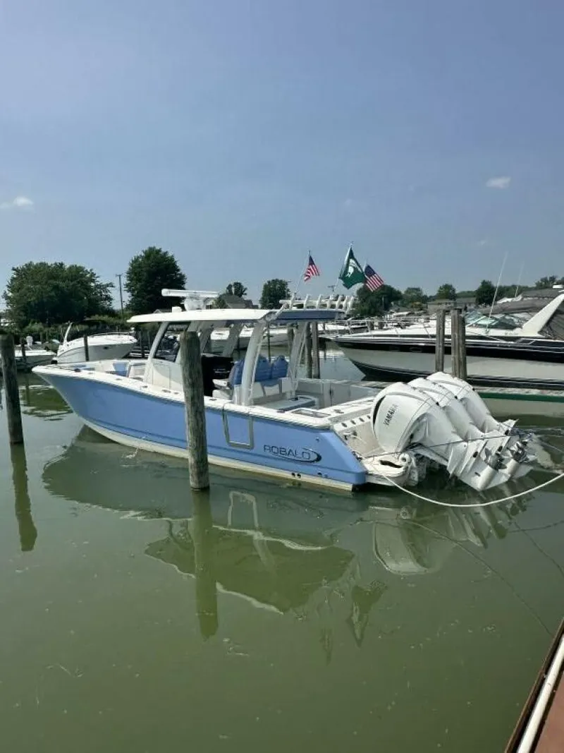 The Image of Robalo R360 2023 - 0