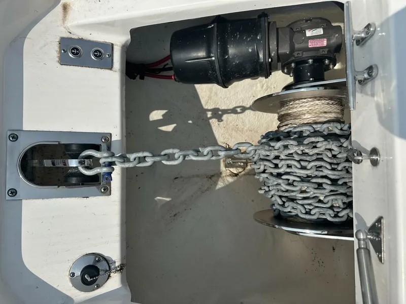 Slide: The Image of Robalo R360 2023 - 22