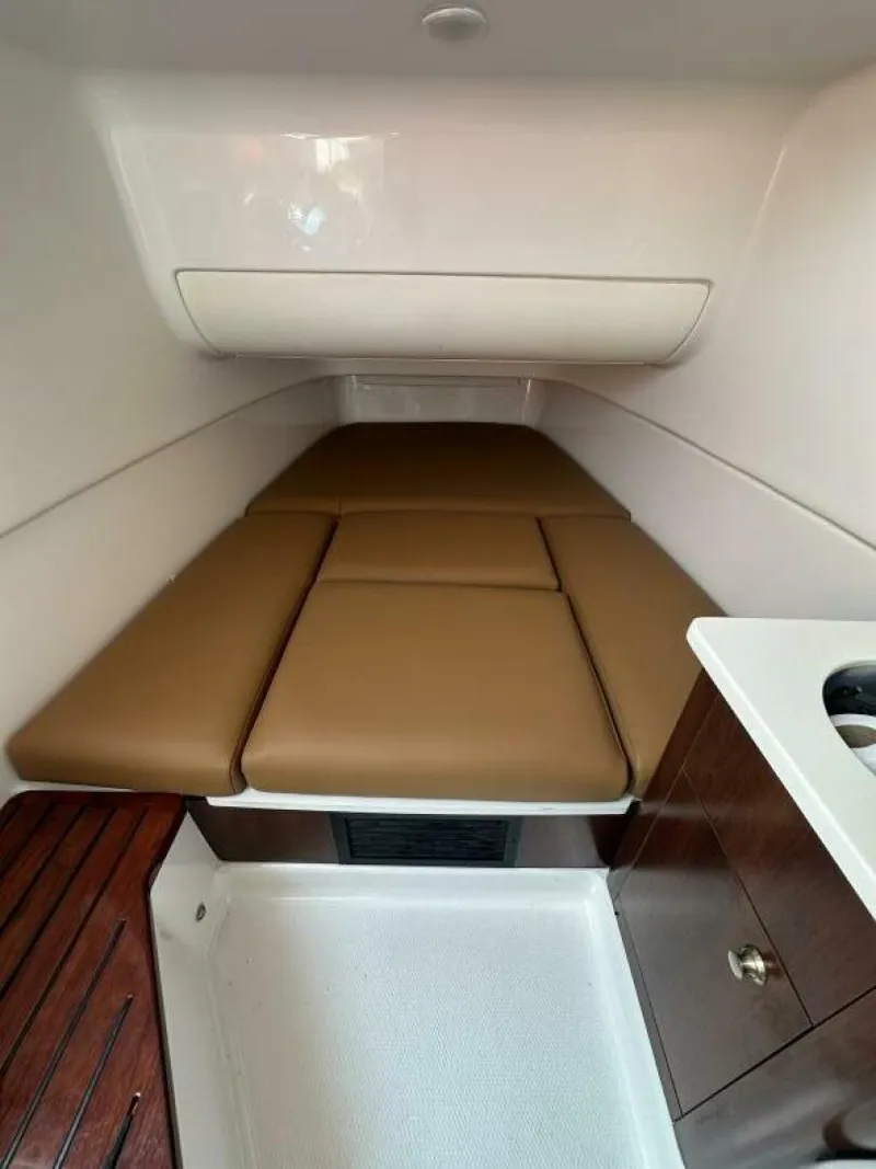 Slide: The Image of Robalo R360 2023 - 23