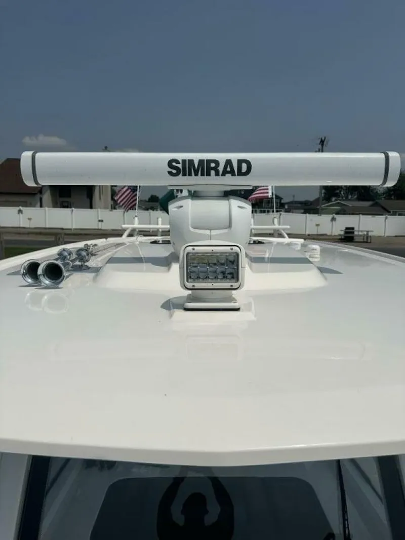 Slide: The Image of Robalo R360 2023 - 26