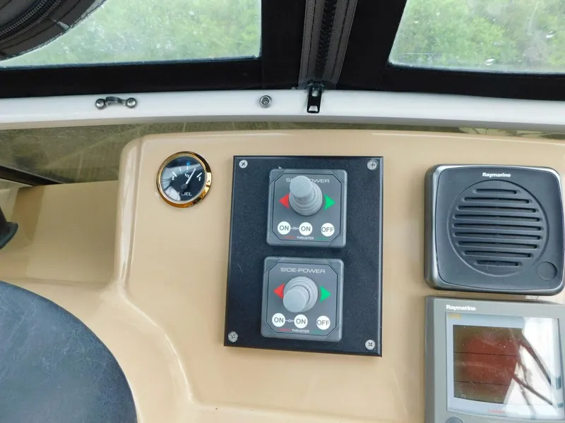 Slide: The Image of Carver Yachts 44 CPMY 2003 - 9